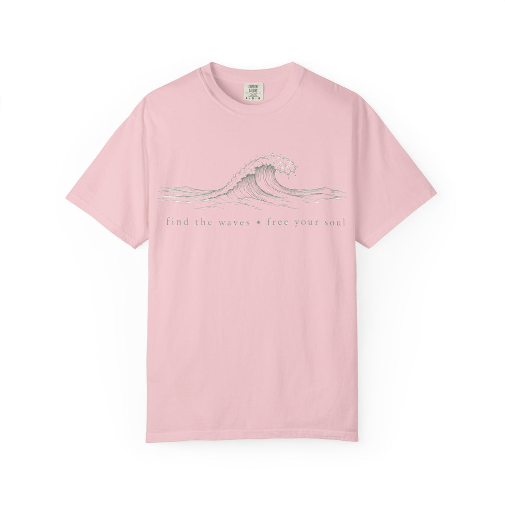 "Find The Waves Free Your Soul" Wave Graphic T-Shirt