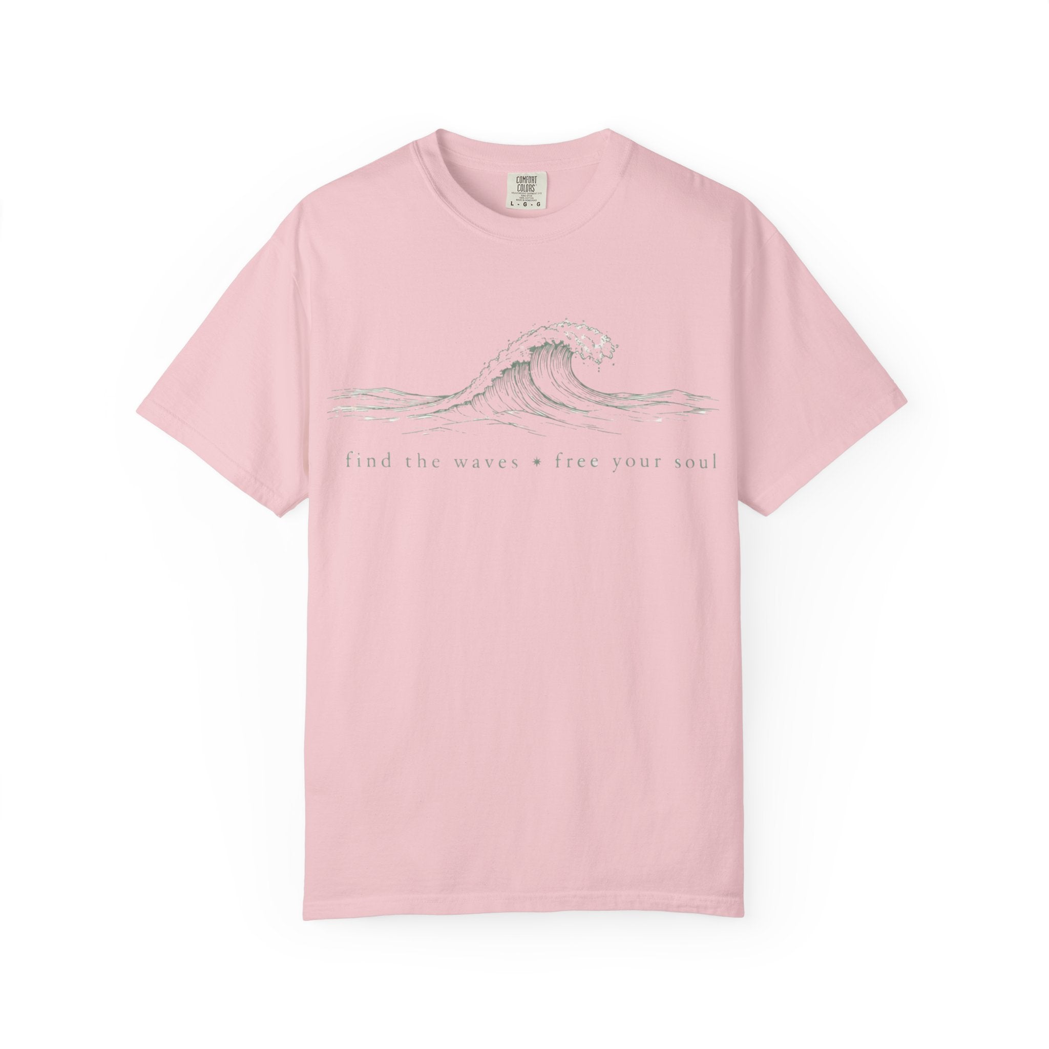 "Find The Waves Free Your Soul" Wave Graphic T-Shirt